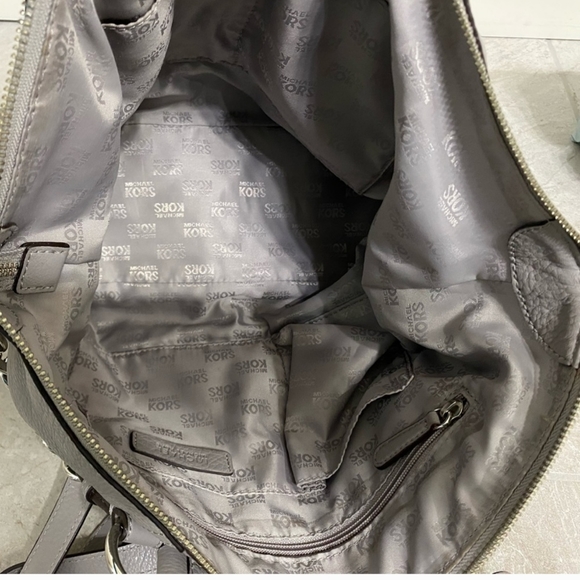 Authentic Michael Kors grey pebbled leather handbag excellent condition - Picture 11 of 12